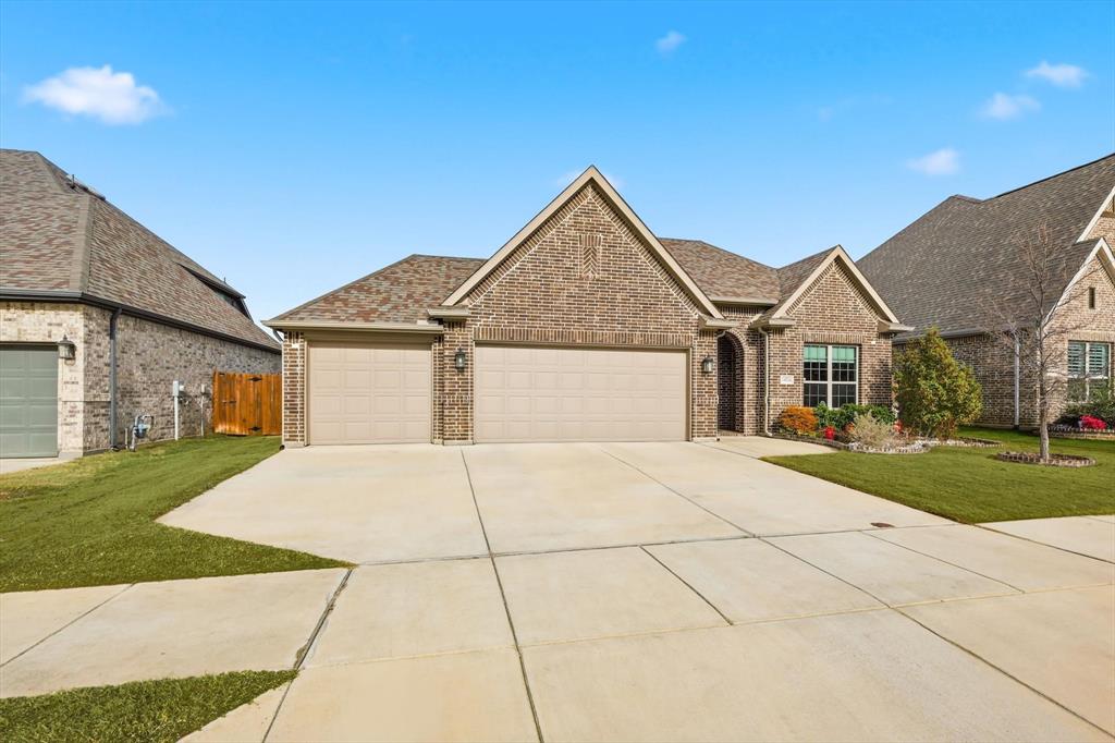 14524 Spitfire Trail Fort Worth, TX 76262 - Photo 2 of 40