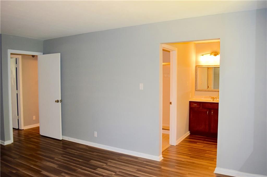 7826 Hoover Road Indianapolis, IN 46260 - Photo 19 of 24 Gallery Image 19