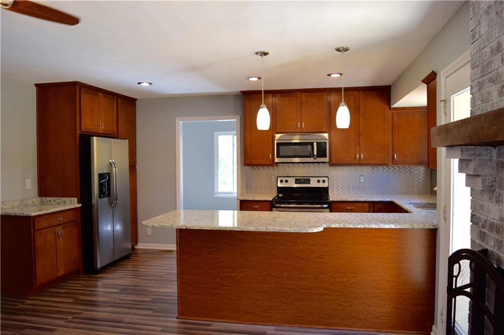 7826 Hoover Road Indianapolis, IN 46260 - Photo 6 of 24 Gallery Image 6