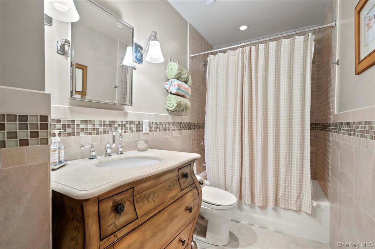 299 Stratton Road New Rochelle, NY 10804 - Photo 33 of 49