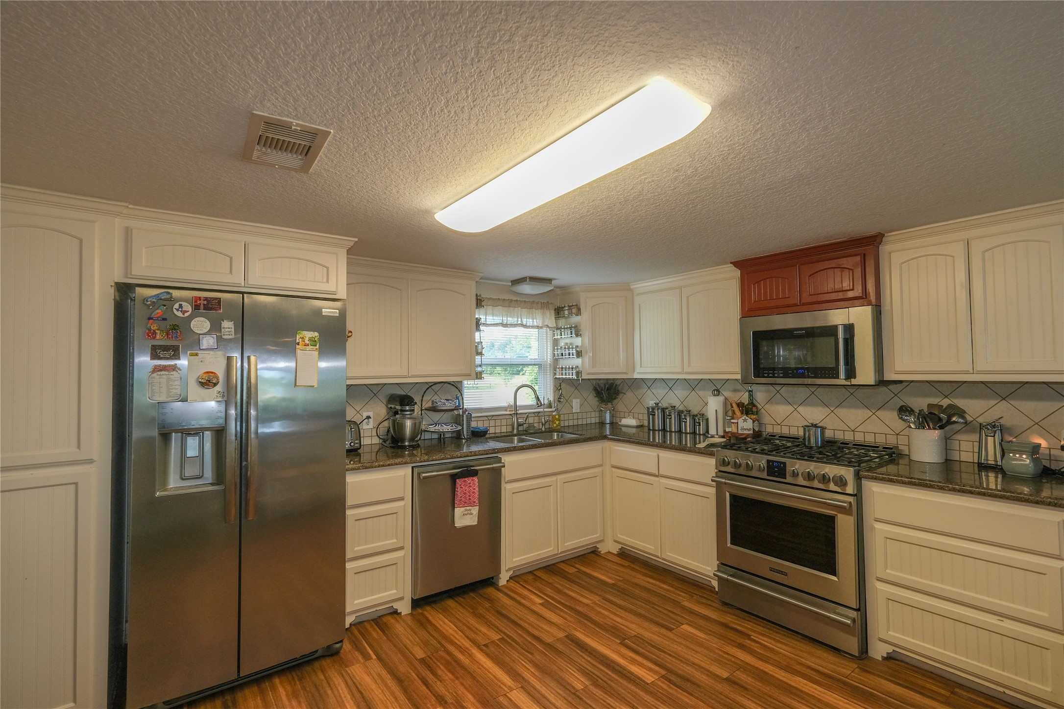 29523 County Road 25 Damon, TX 77430 - Photo 2 of 42 Kitchen View 1