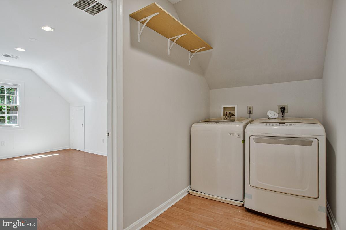 421 Edgewater Road Pasadena, MD 21122 - Photo 21 of 51 Laundry