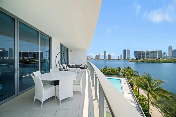 $1,950,000 | 3300 Northeast 188th Street, Unit 414, Aventura, FL 33180