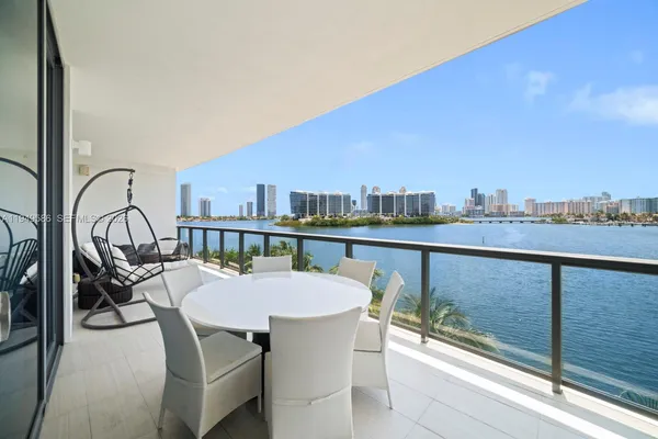 $1,950,000 | 3300 Northeast 188th Street, Unit 414, Aventura, FL 33180