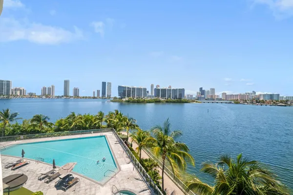$1,950,000 | 3300 Northeast 188th Street, Unit 414, Aventura, FL 33180