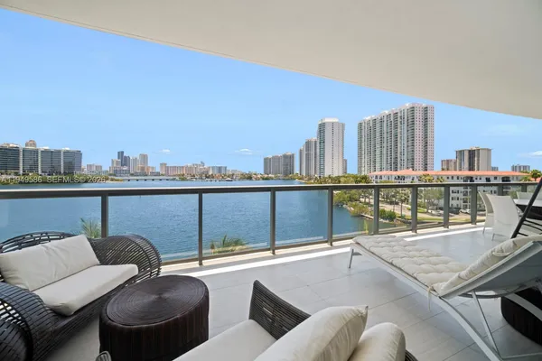 $1,950,000 | 3300 Northeast 188th Street, Unit 414, Aventura, FL 33180