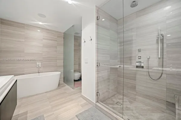 $1,950,000 | 3300 Northeast 188th Street, Unit 414, Aventura, FL 33180