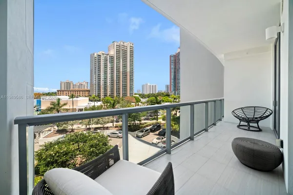 $1,950,000 | 3300 Northeast 188th Street, Unit 414, Aventura, FL 33180