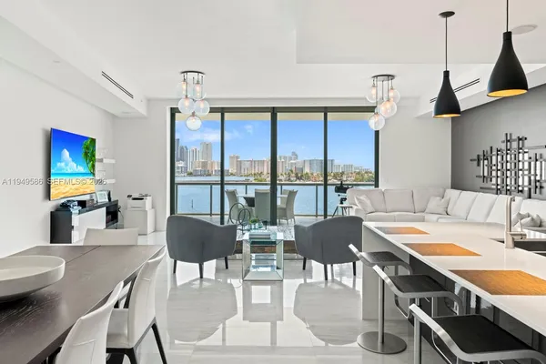 $1,950,000 | 3300 Northeast 188th Street, Unit 414, Aventura, FL 33180