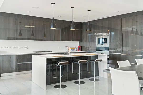 $1,950,000 | 3300 Northeast 188th Street, Unit 414, Aventura, FL 33180