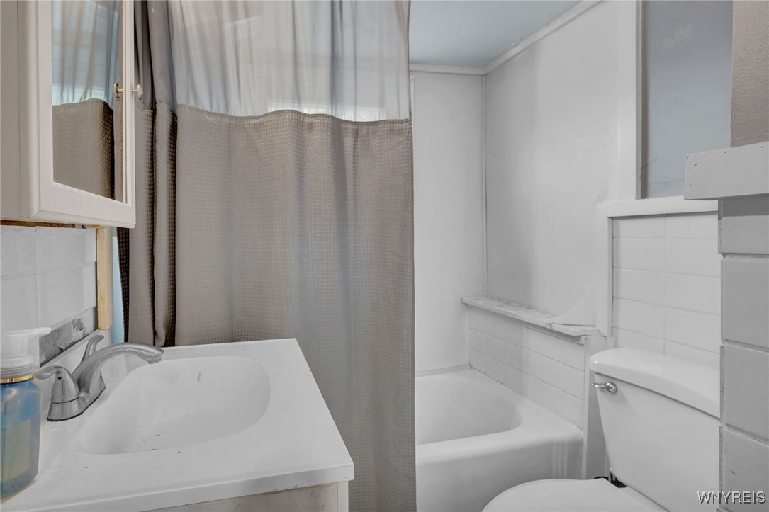 224 Cayuga Road Cheektowaga, NY 14225 - Photo 15 of 28