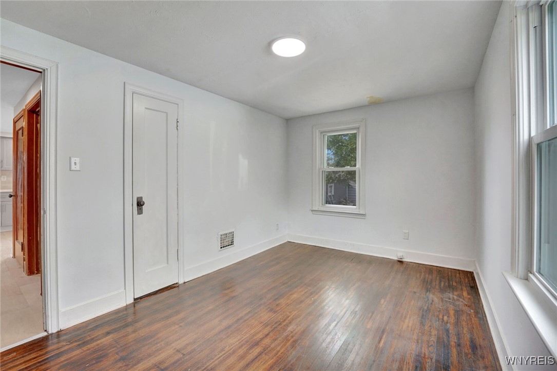 224 Cayuga Road Cheektowaga, NY 14225 - Photo 18 of 28 Bedroom 1
