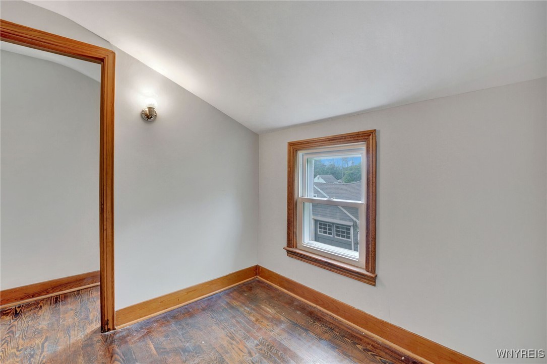 224 Cayuga Road Cheektowaga, NY 14225 - Photo 21 of 28 Upstairs Room 1