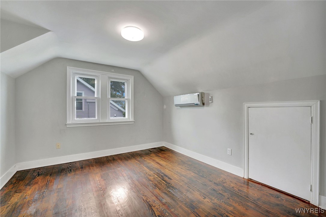 224 Cayuga Road Cheektowaga, NY 14225 - Photo 22 of 28 Upstairs Room 2