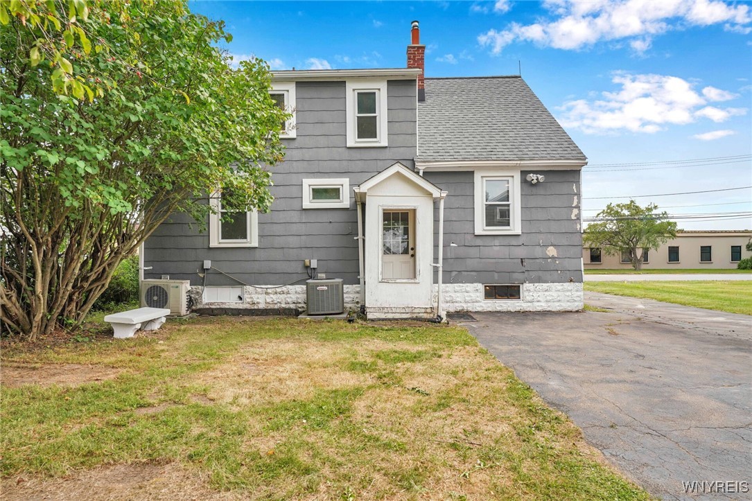 224 Cayuga Road Cheektowaga, NY 14225 - Photo 3 of 28 Back of House