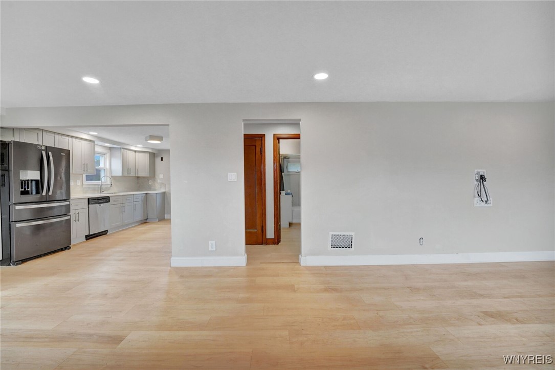 224 Cayuga Road Cheektowaga, NY 14225 - Photo 6 of 28