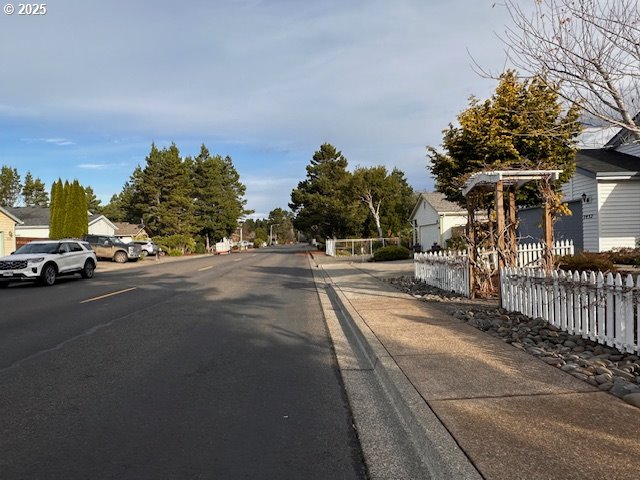 3932 Spruce Street Florence, OR 97439 - Photo 38 of 39 a view of a city street