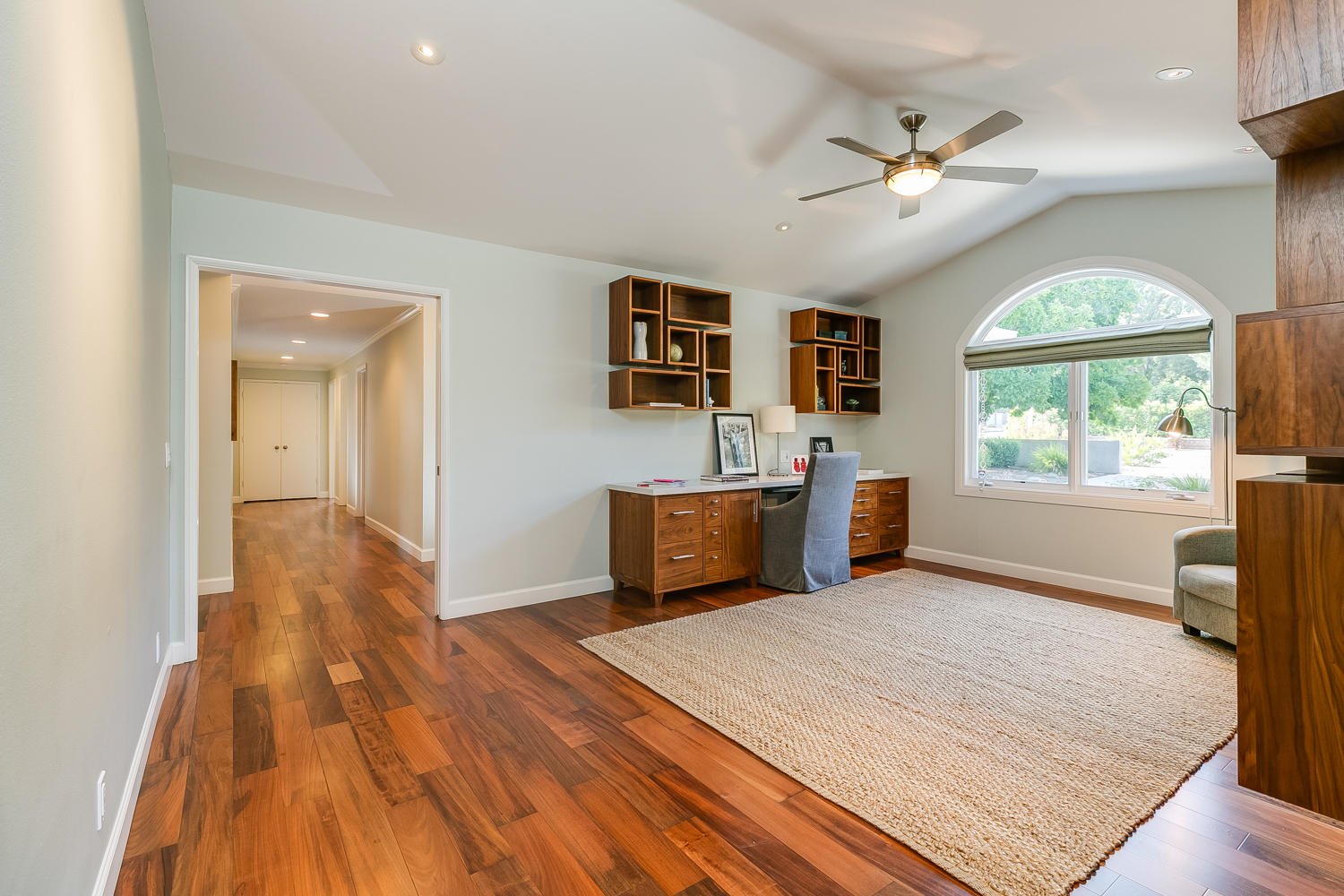 417 Andrew Drive Ojai, CA 93023 - Photo 19 of 31 a view of a livingroom with wooden floor and a ceiling fan