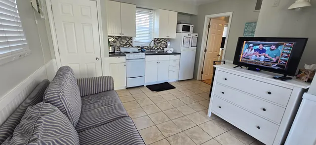 $1,600 | 12 G Street, Unit 45, Hampton, NH 03842