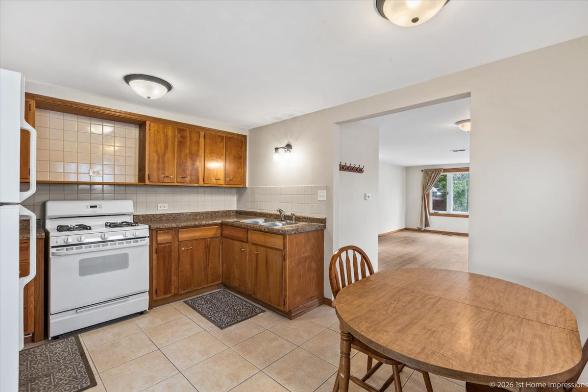 8875 South Corcoran Road Hometown, IL 60456 - Photo 12 of 23