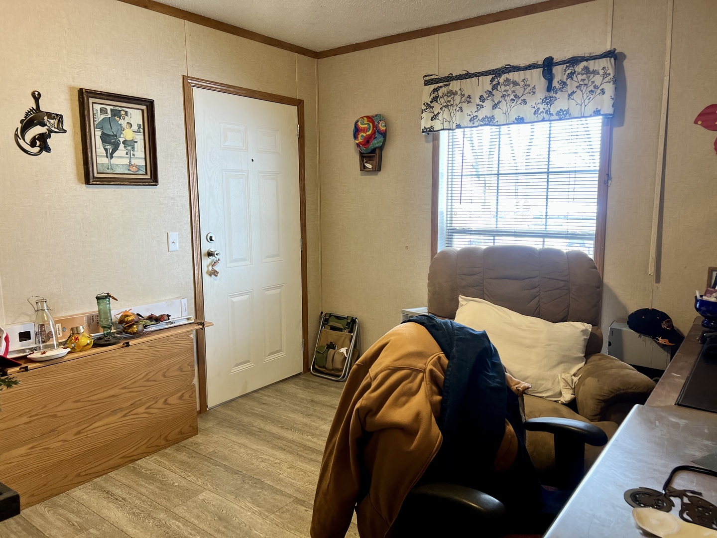 27 Lakeview Road Gays, IL 61928 - Photo 21 of 26 a bed room with a bed and a window