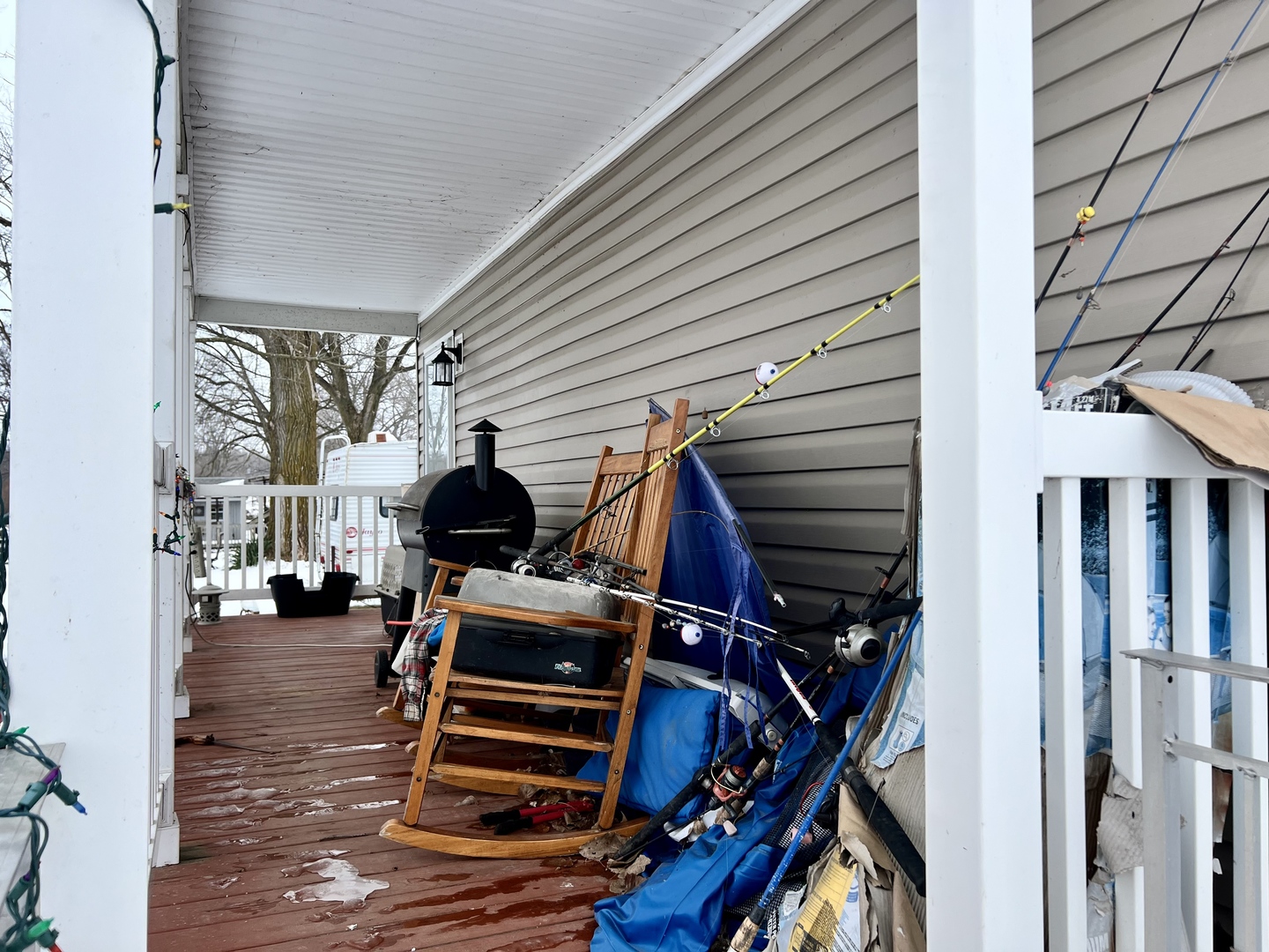 27 Lakeview Road Gays, IL 61928 - Photo 5 of 26 a view of a room with gym equipment