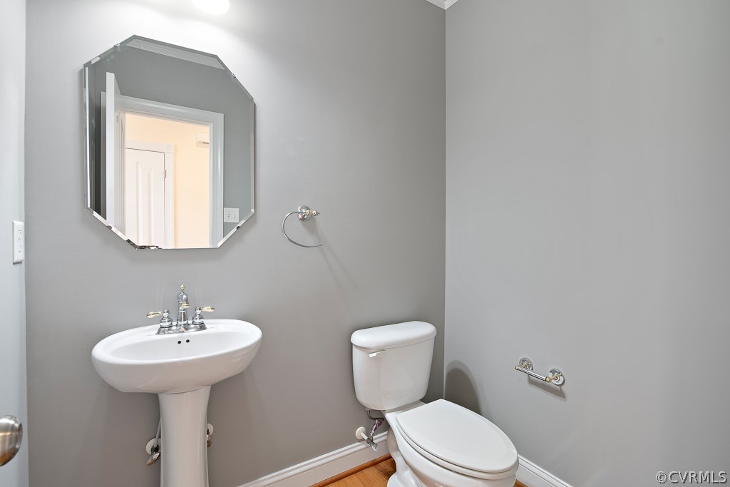 3412 Post Mill Place Midlothian, VA 23113 - Photo 17 of 50 1st level hall bath.