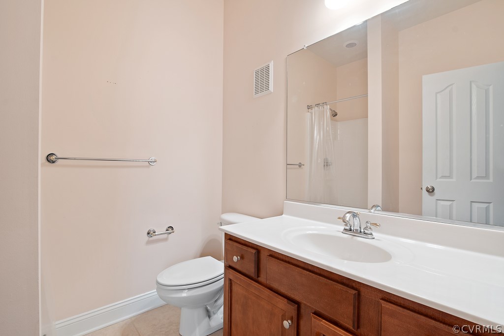 3412 Post Mill Place Midlothian, VA 23113 - Photo 19 of 50 1st level bedroom with en suite.