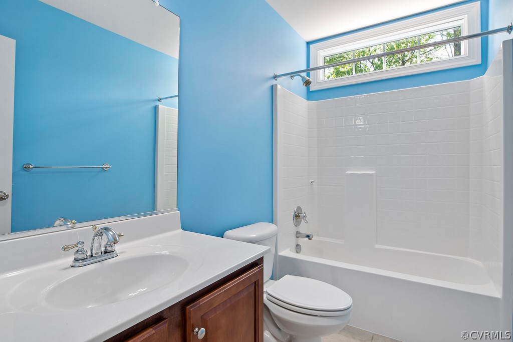 3412 Post Mill Place Midlothian, VA 23113 - Photo 29 of 50 2nd level hall bath.