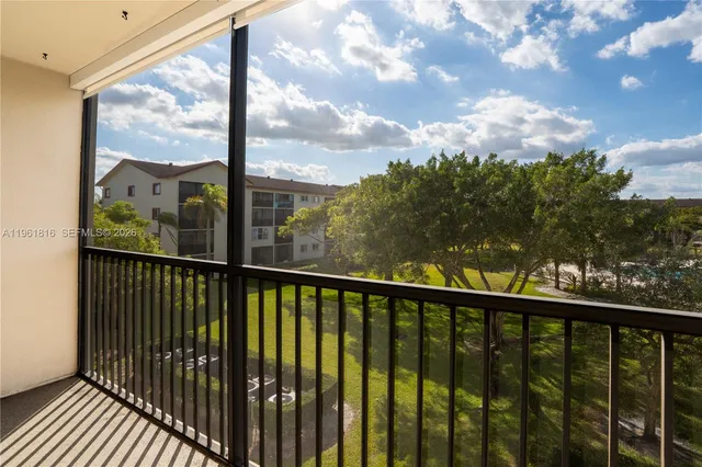 $225,000 | 1600 Southwest 127th Way, Unit 305C, Pembroke Pines, FL 33027