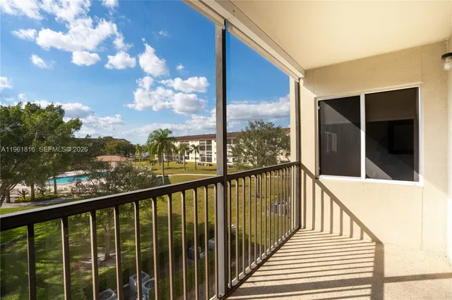 $225,000 | 1600 Southwest 127th Way, Unit 305C, Pembroke Pines, FL 33027