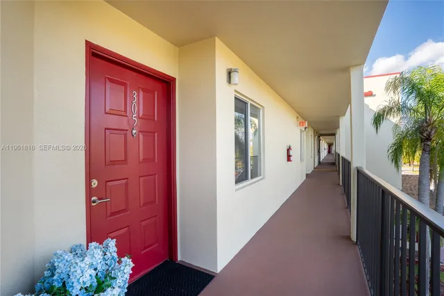 $225,000 | 1600 Southwest 127th Way, Unit 305C, Pembroke Pines, FL 33027