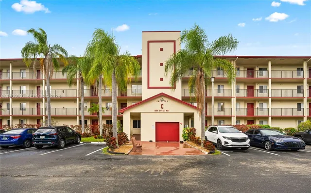 $225,000 | 1600 Southwest 127th Way, Unit 305C, Pembroke Pines, FL 33027
