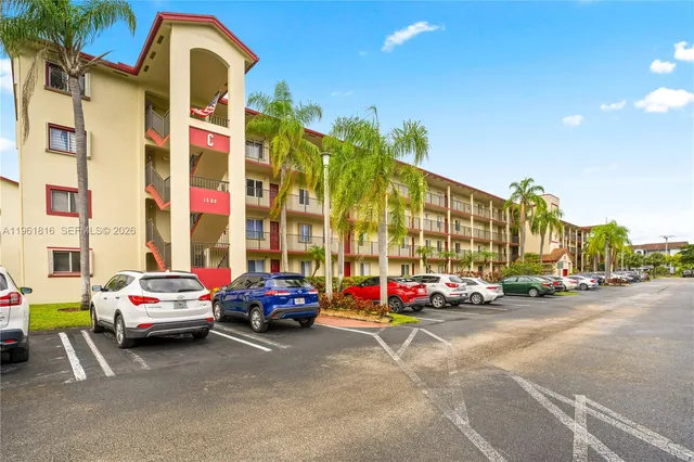 $225,000 | 1600 Southwest 127th Way, Unit 305C, Pembroke Pines, FL 33027