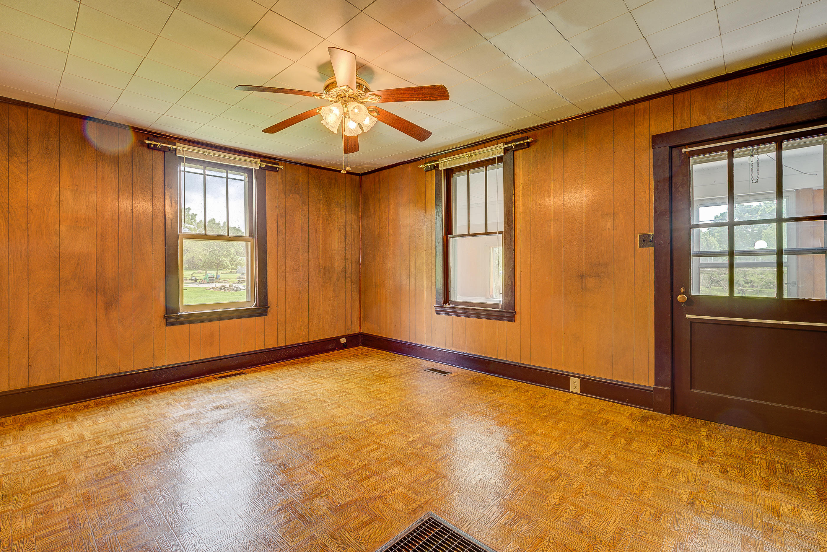 2150 West Wind Road Fincastle, VA 24090 - Photo 12 of 24 10
