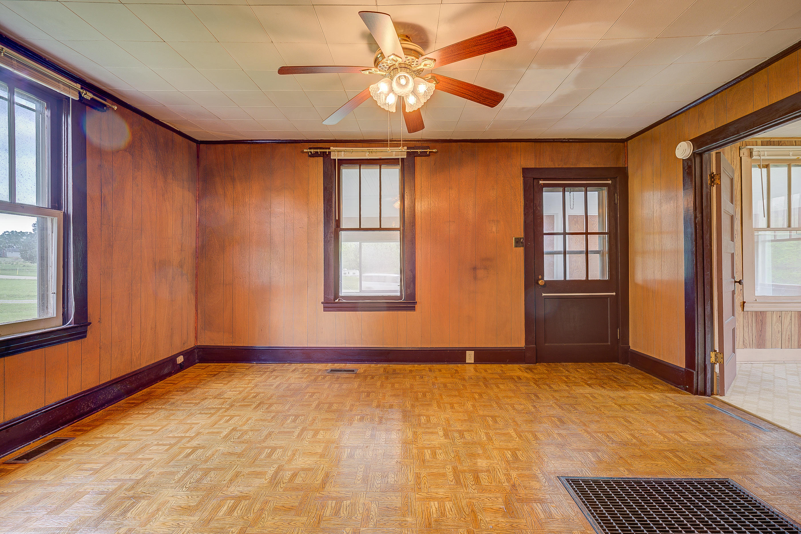 2150 West Wind Road Fincastle, VA 24090 - Photo 4 of 24 06
