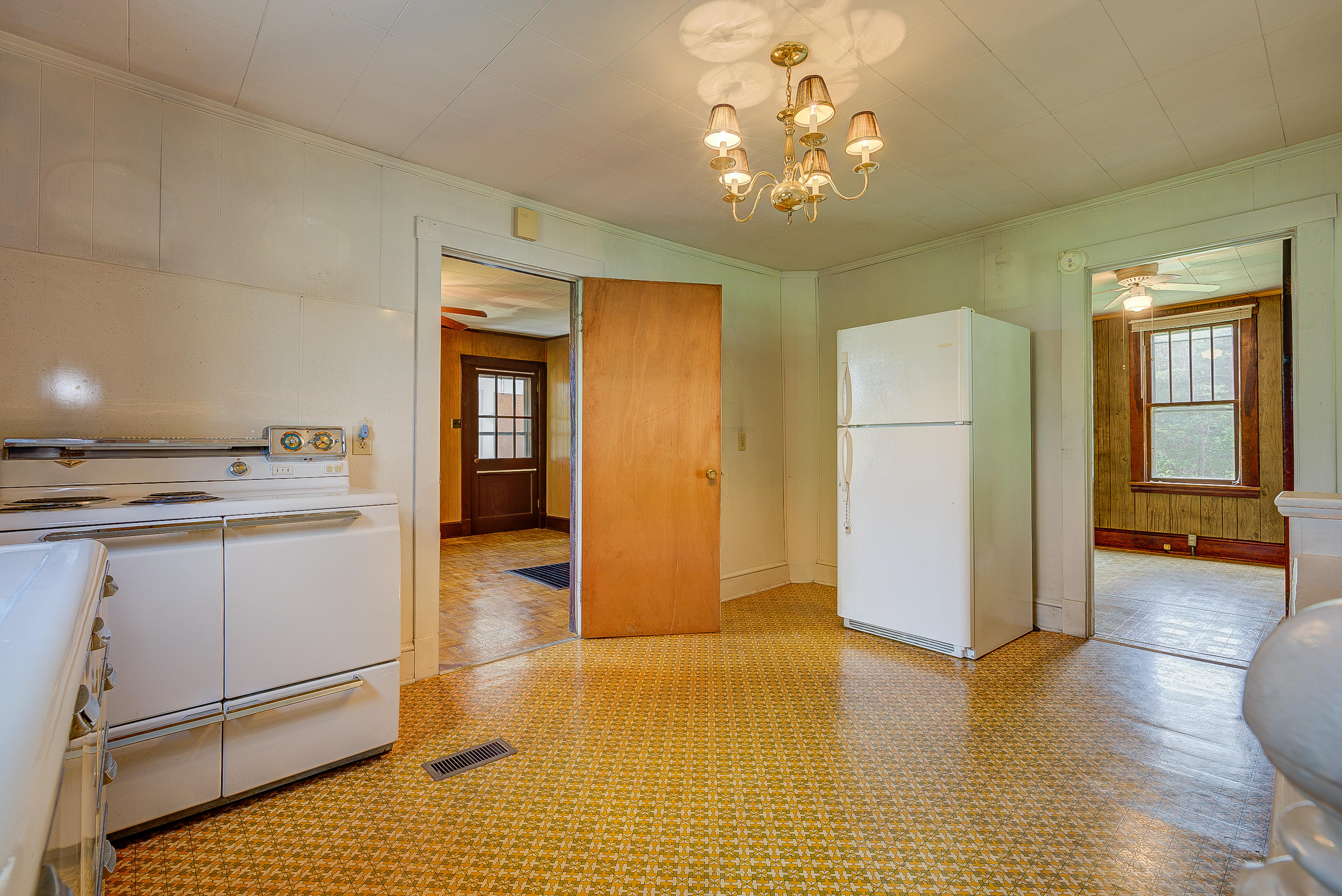 2150 West Wind Road Fincastle, VA 24090 - Photo 9 of 24 03