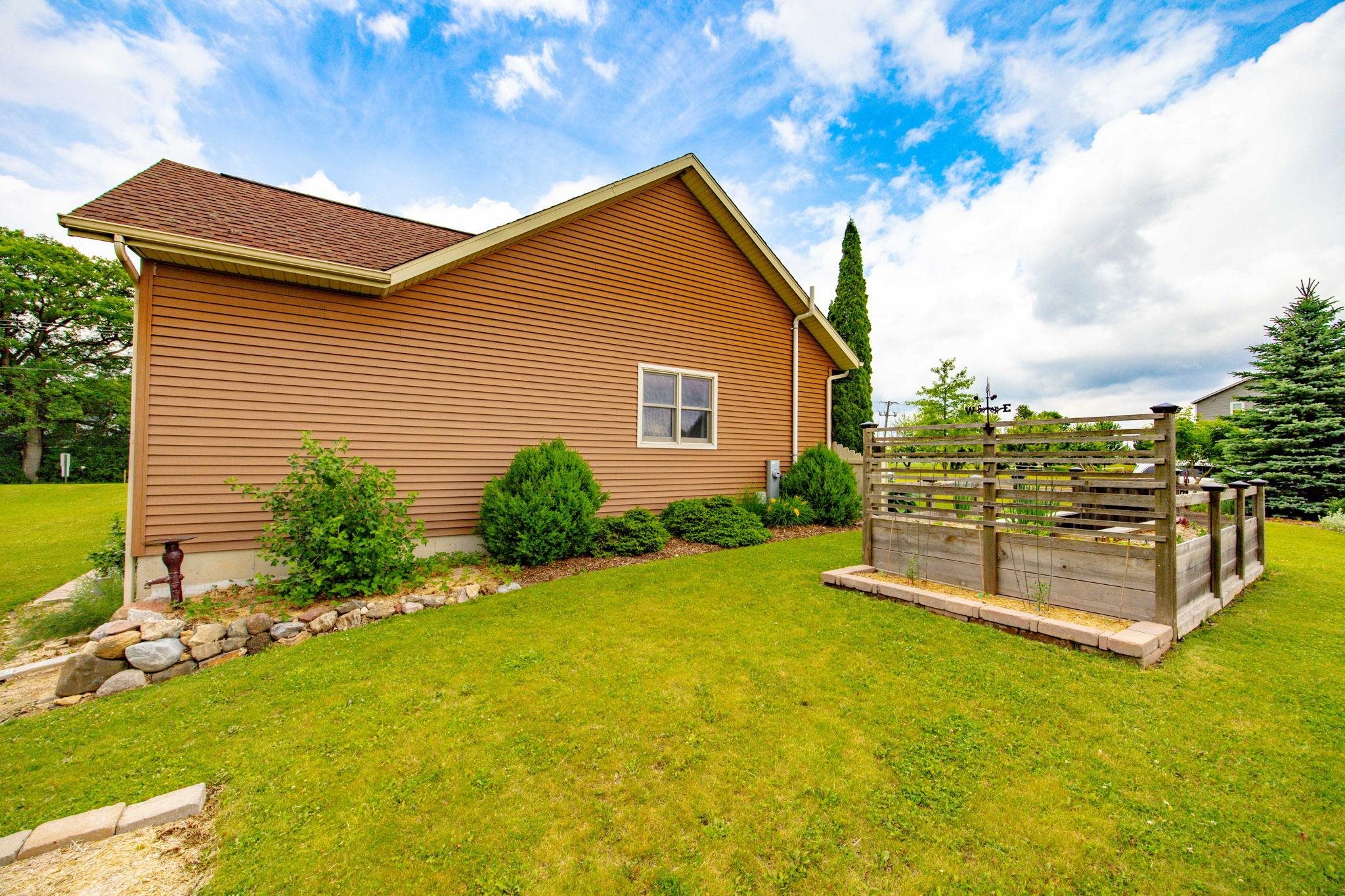 401 Highland Road Cambridge, WI 53523 - Photo 85 of 90