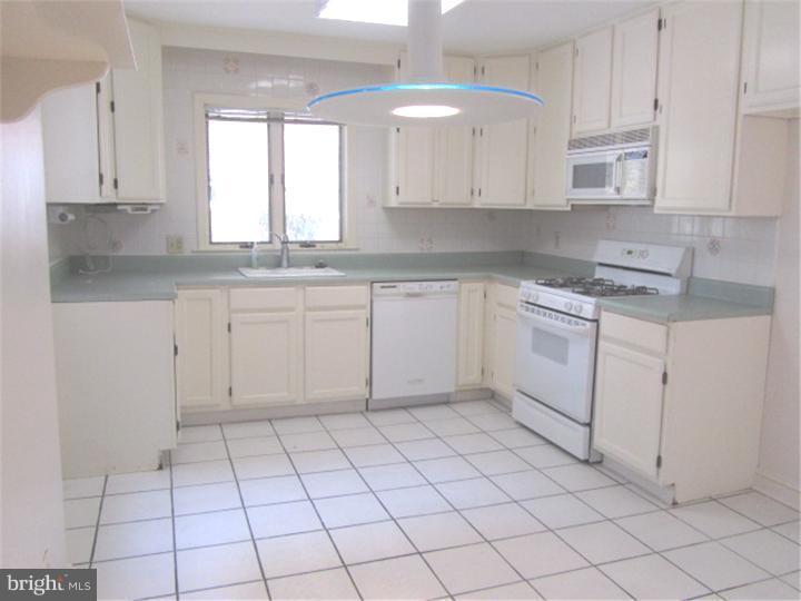 117 Wetherill Road Cheltenham, PA 19012 - Photo 11 of 25 Kitchen