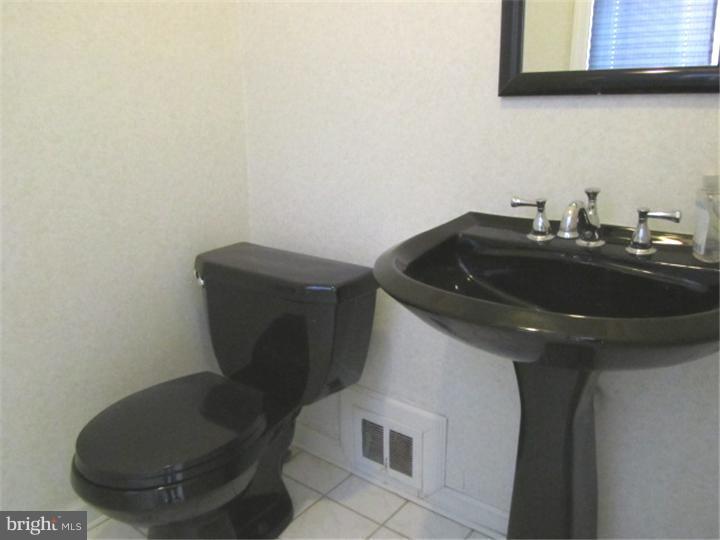117 Wetherill Road Cheltenham, PA 19012 - Photo 14 of 25 Bathroom