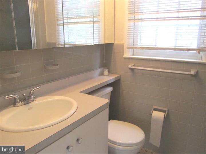 117 Wetherill Road Cheltenham, PA 19012 - Photo 17 of 25 Master Bathroom