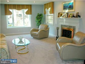 117 Wetherill Road Cheltenham, PA 19012 - Photo 4 of 25 Living Room