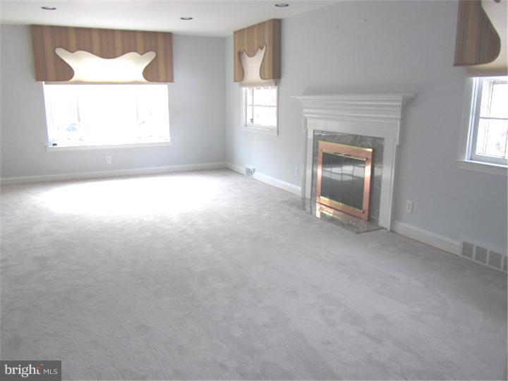 117 Wetherill Road Cheltenham, PA 19012 - Photo 5 of 25 Living Room