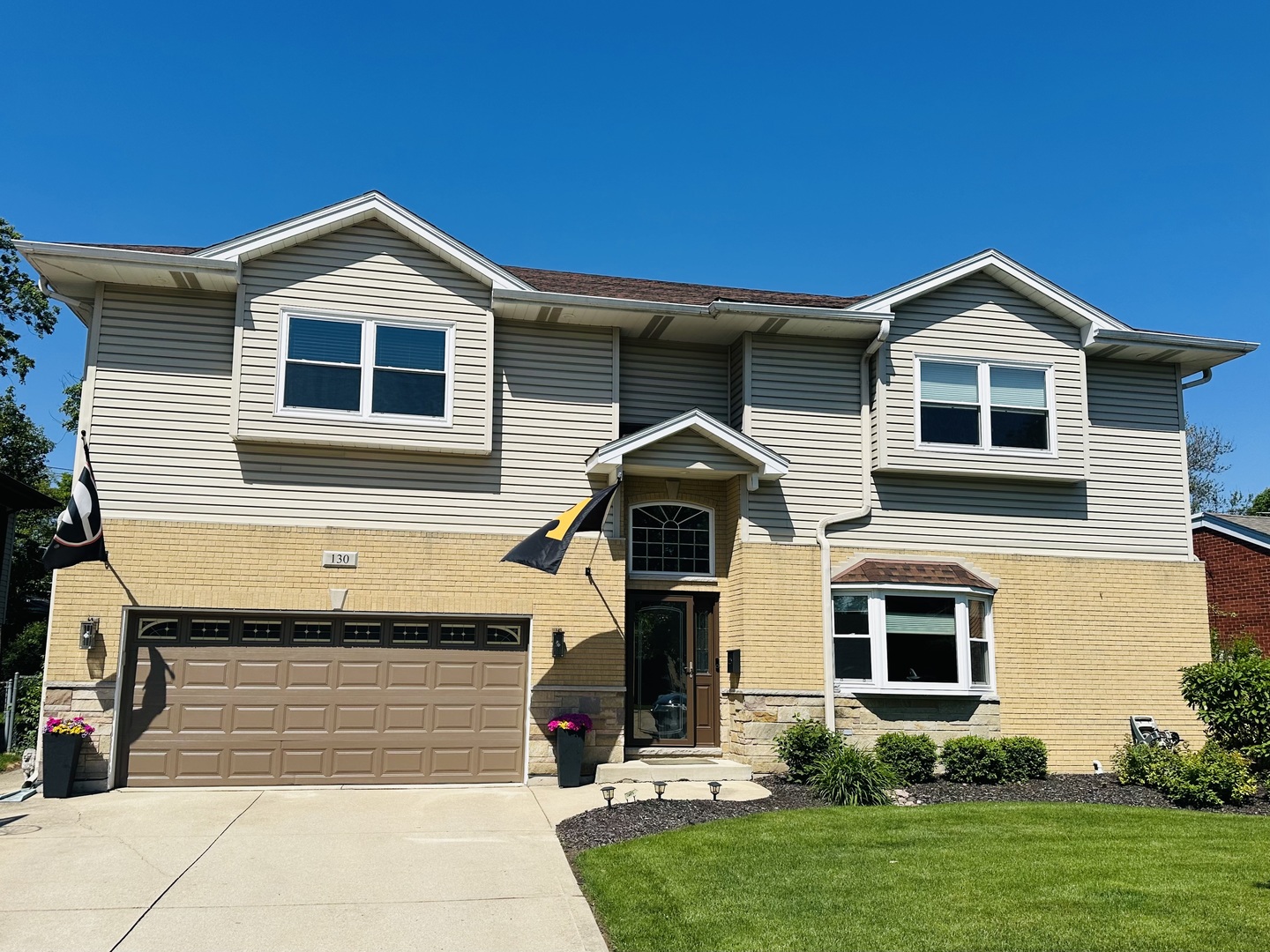 130 Elm Tree Lane Elmhurst, IL 60126 - Photo 1 of 28