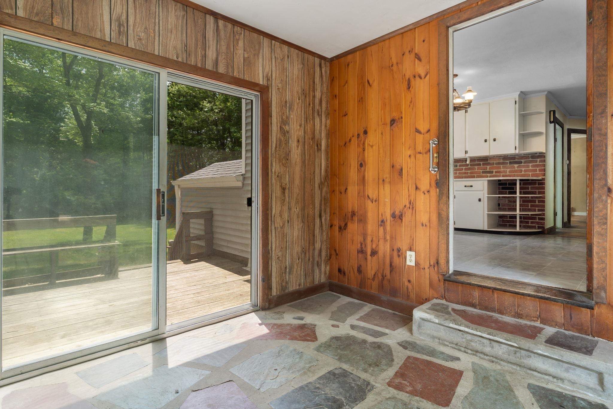42 Oak Street Rochester, NH 03839 - Photo 4 of 36