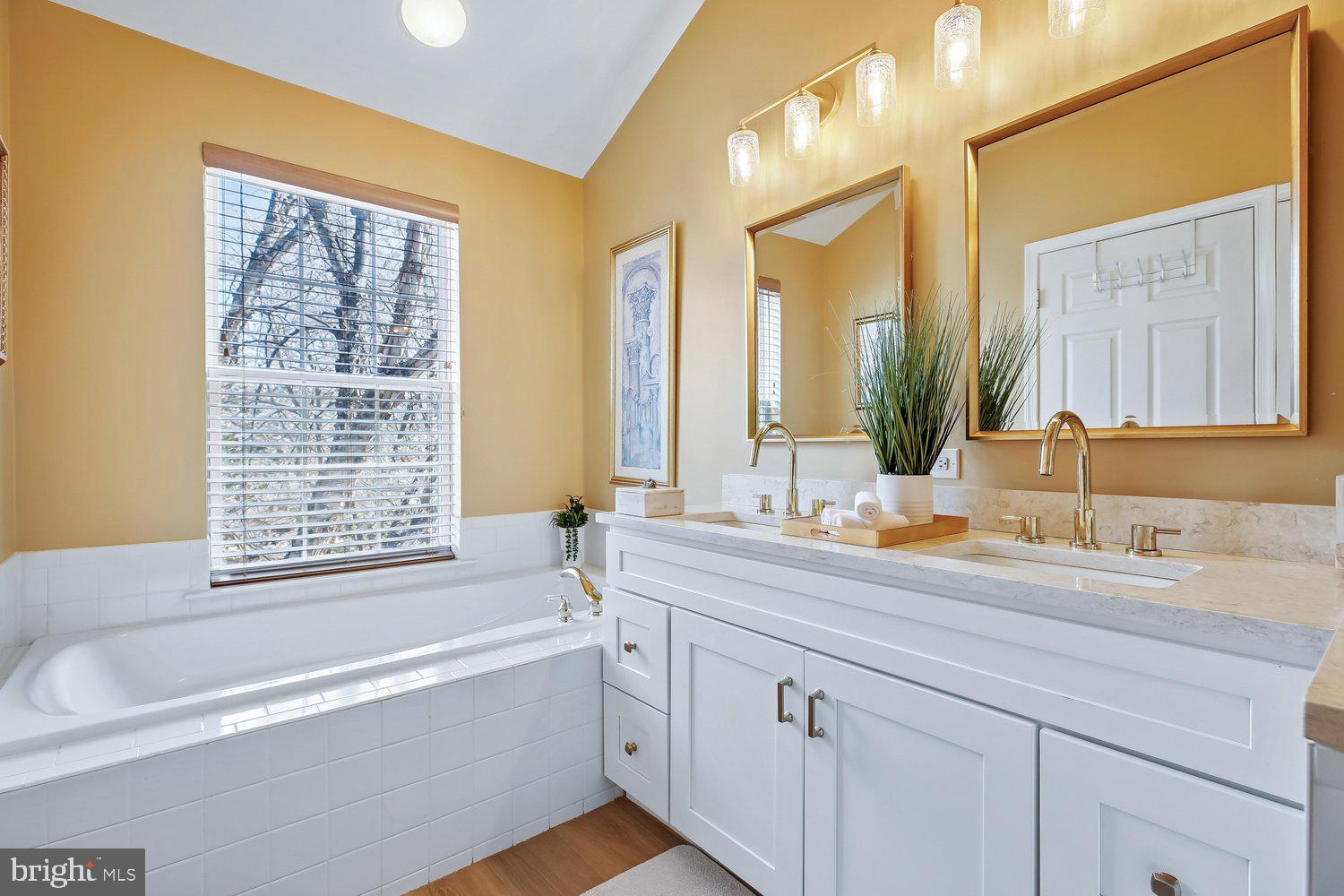 9752 Athletic Way Gaithersburg, MD 20878 - Photo 19 of 47 Primary Bath