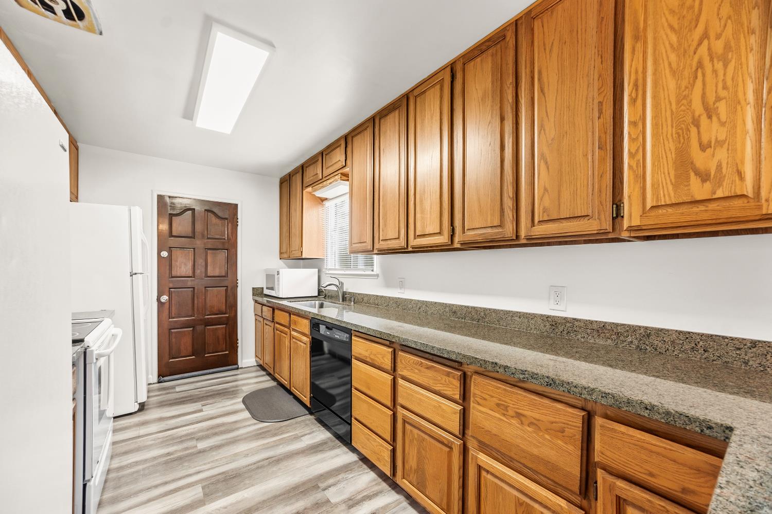 10513 Spaulding Way Rancho Cordova, CA 95670 - Photo 13 of 31