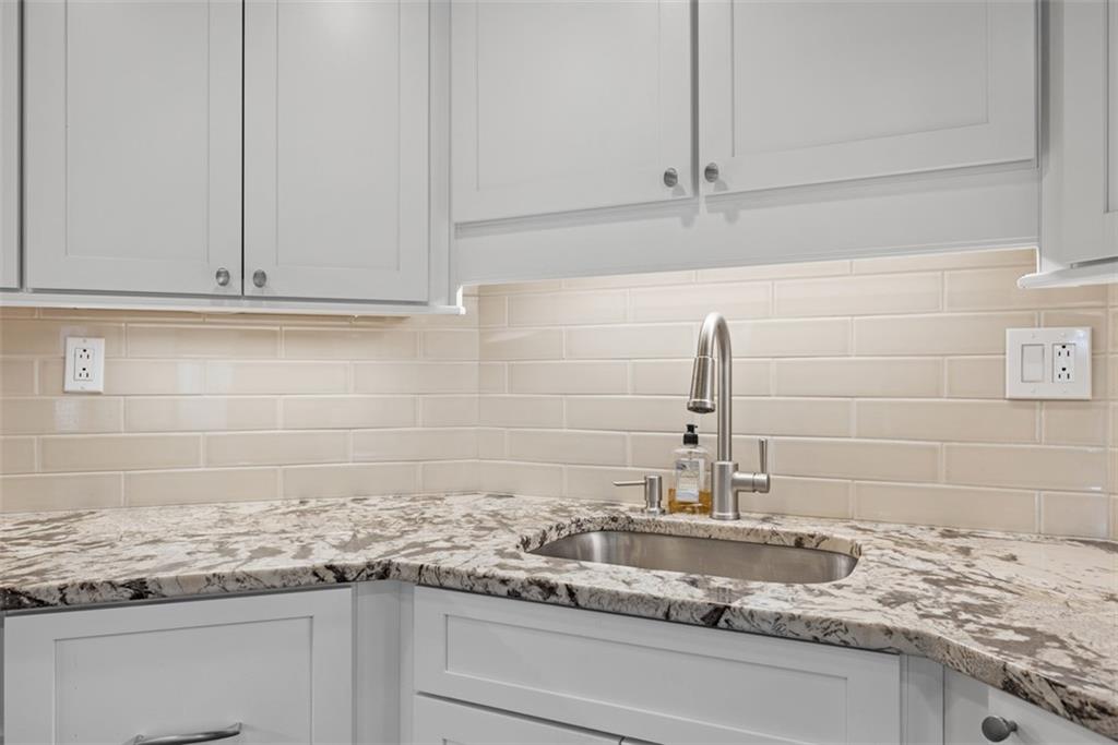 5 Bayard Road, Unit 219 Pittsburgh, PA 15213 - Photo 8 of 35