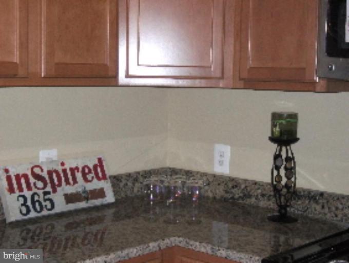 3417 Randall Road Suitland, MD 20746 - Photo 6 of 9 CHERRY WOOD CABINETS