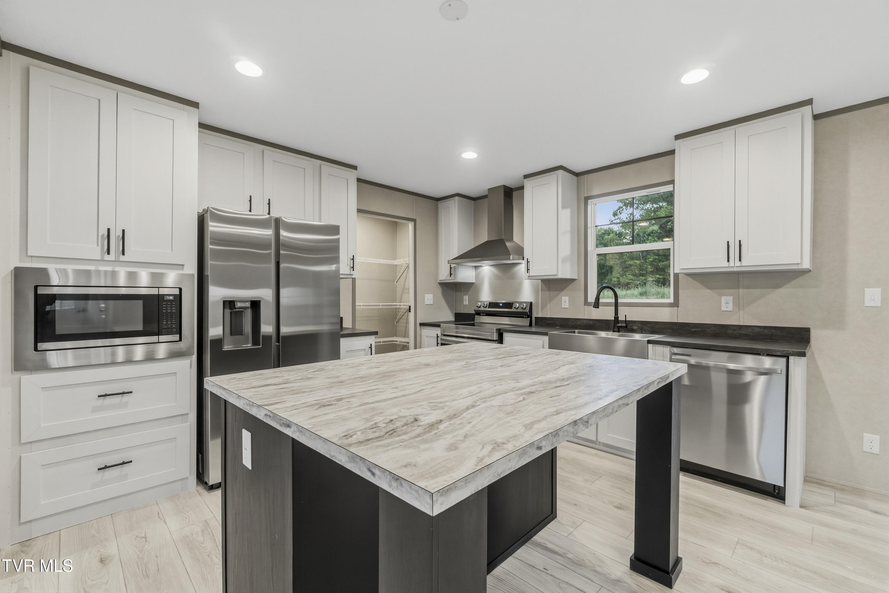 555 McDonald Road Midway, TN 37809 - Photo 2 of 38 Kitchen